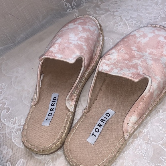 Torrid slip-on Espadrille Canvas plush tie dye size 10 Wide Width - Picture 7 of 11